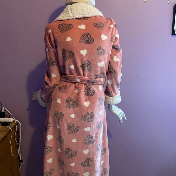 Secret Treasures Women's Fleece Robe Pink Heart Print Size M Cozy Soft Bathrobe - Picture 2 of 4